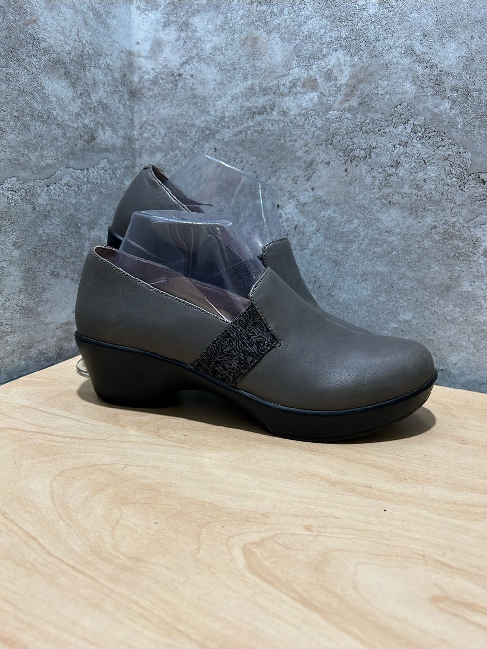 Dansko Jessica gray taupe leather clog shoes size 38